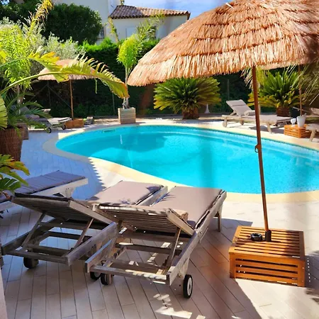 Avec Piscine Et Mini-golf Villa