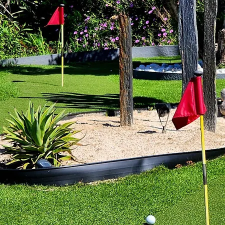 Avec Piscine Et Mini-golf