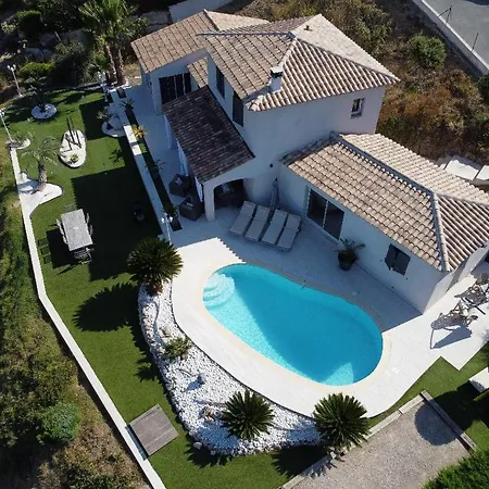 Avec Piscine Et Mini-golf Villa *