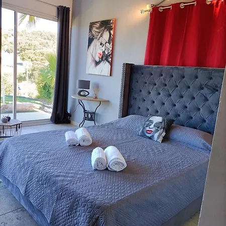 Avec Piscine Et Mini-golf Villa *